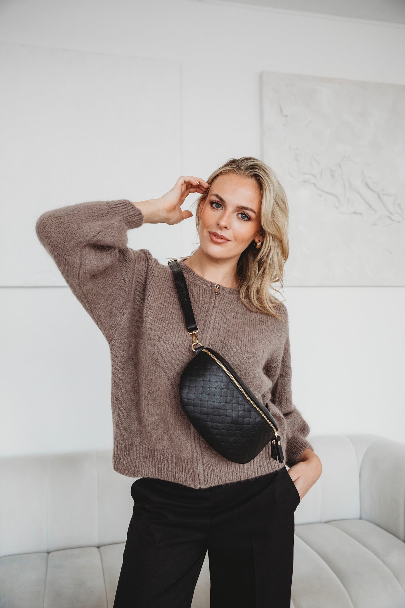 Woven Sling Bag Black - Midi size