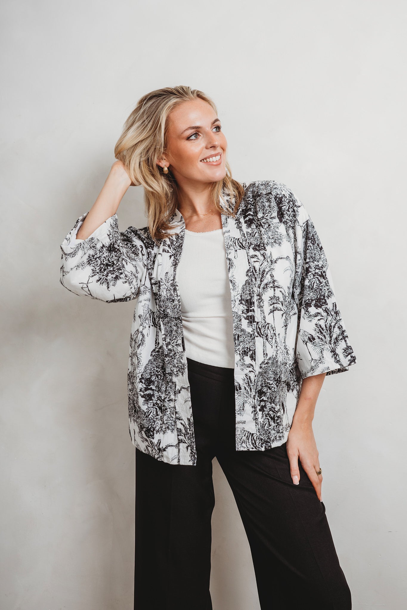 Serendipity Kimono Short - Black / White Crane