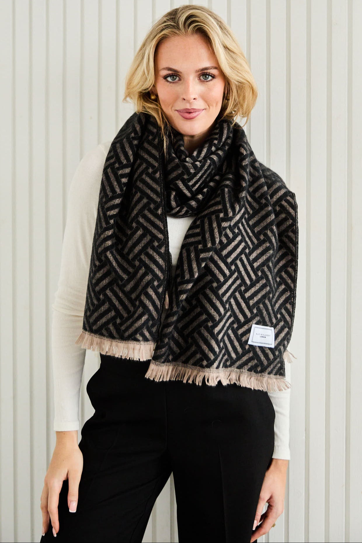 Winter Scarf Elite - Woven Black