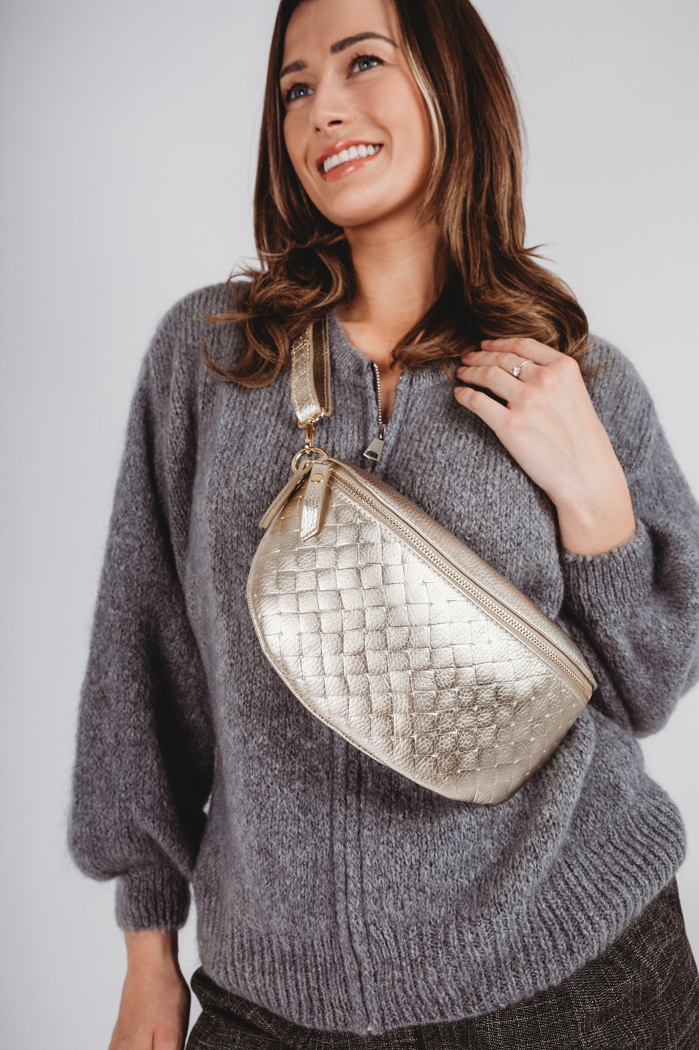 Woven Sling Bag Gold - Midi size