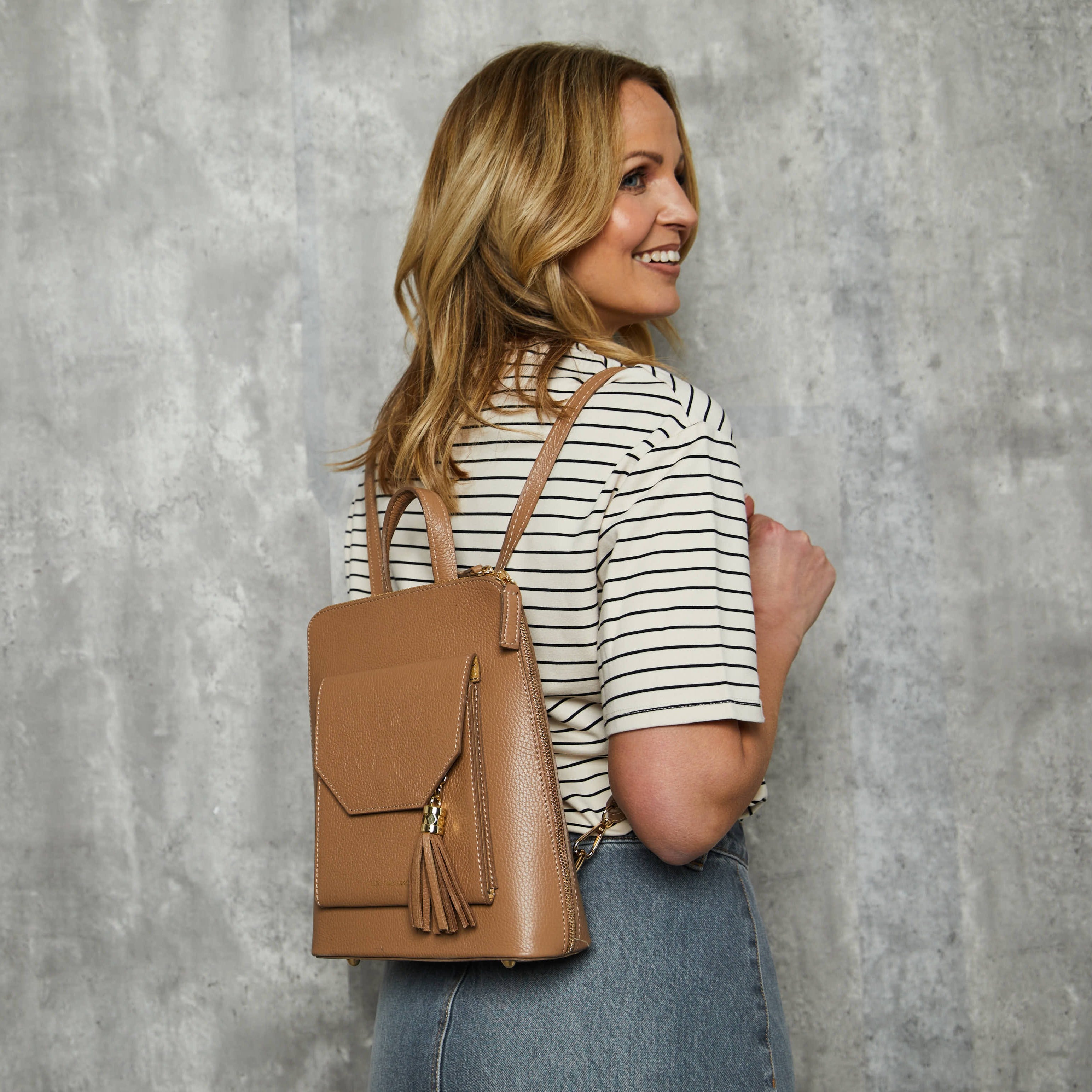 Verso Backpack/Crossbody Camel