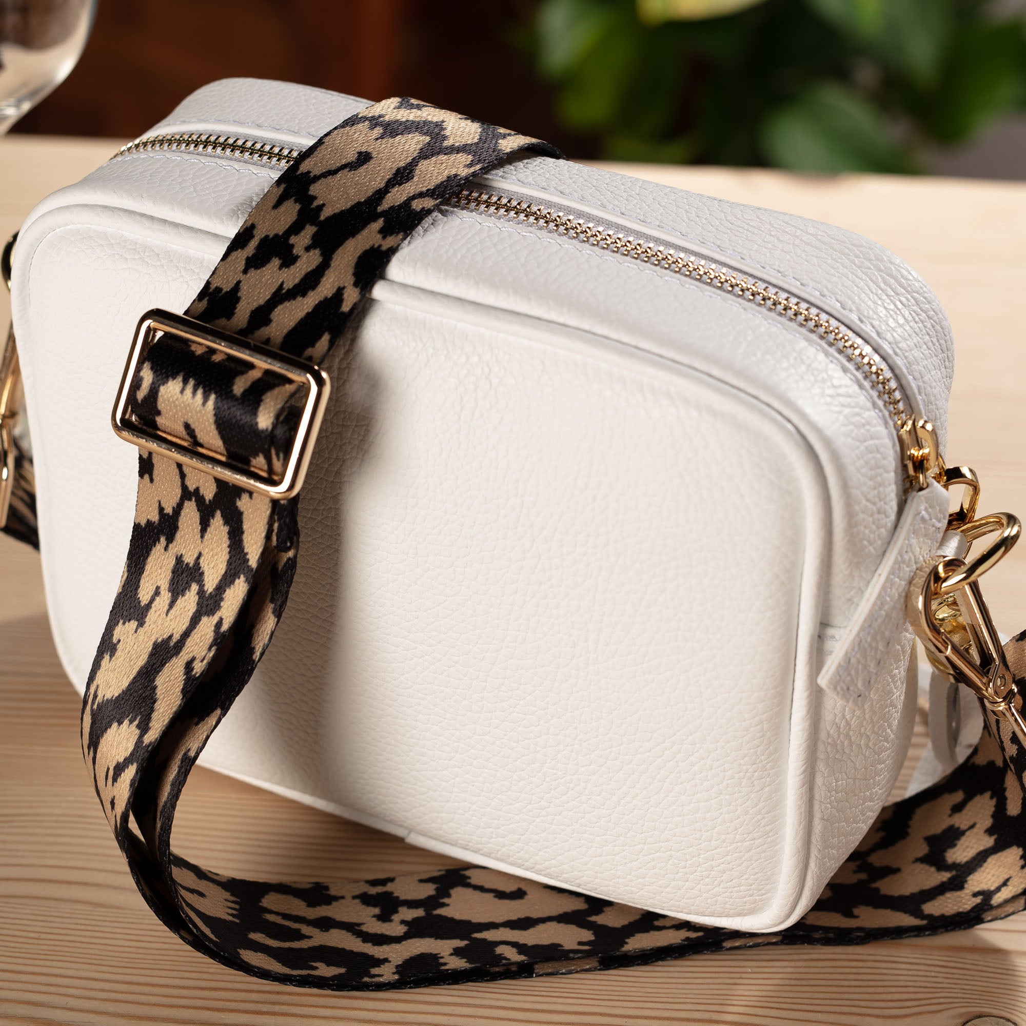 Crossbody White (Leopard strap)