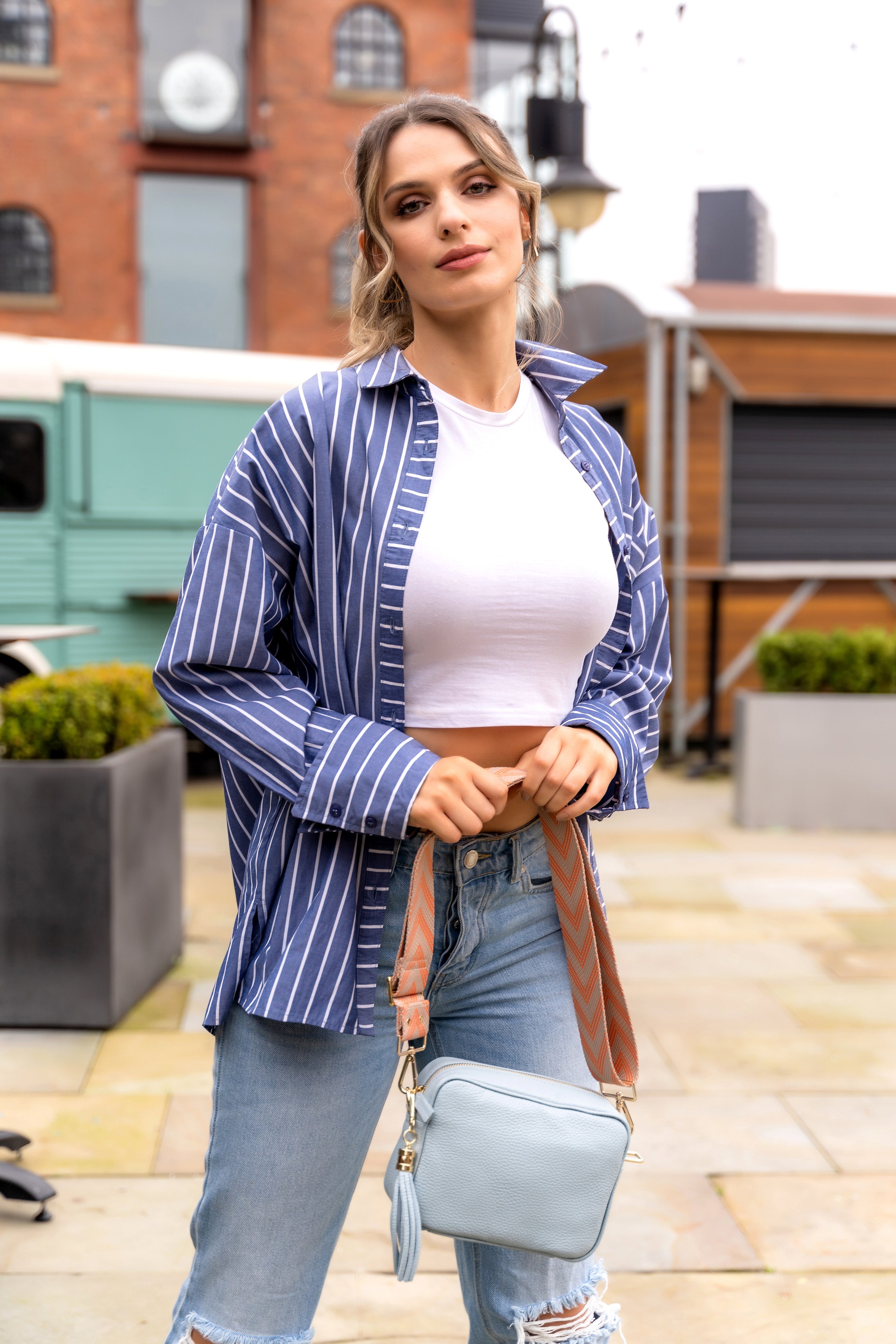 CROSSBODY PULVER BLAU (TANGERINE CHEVRON RIEMEN)