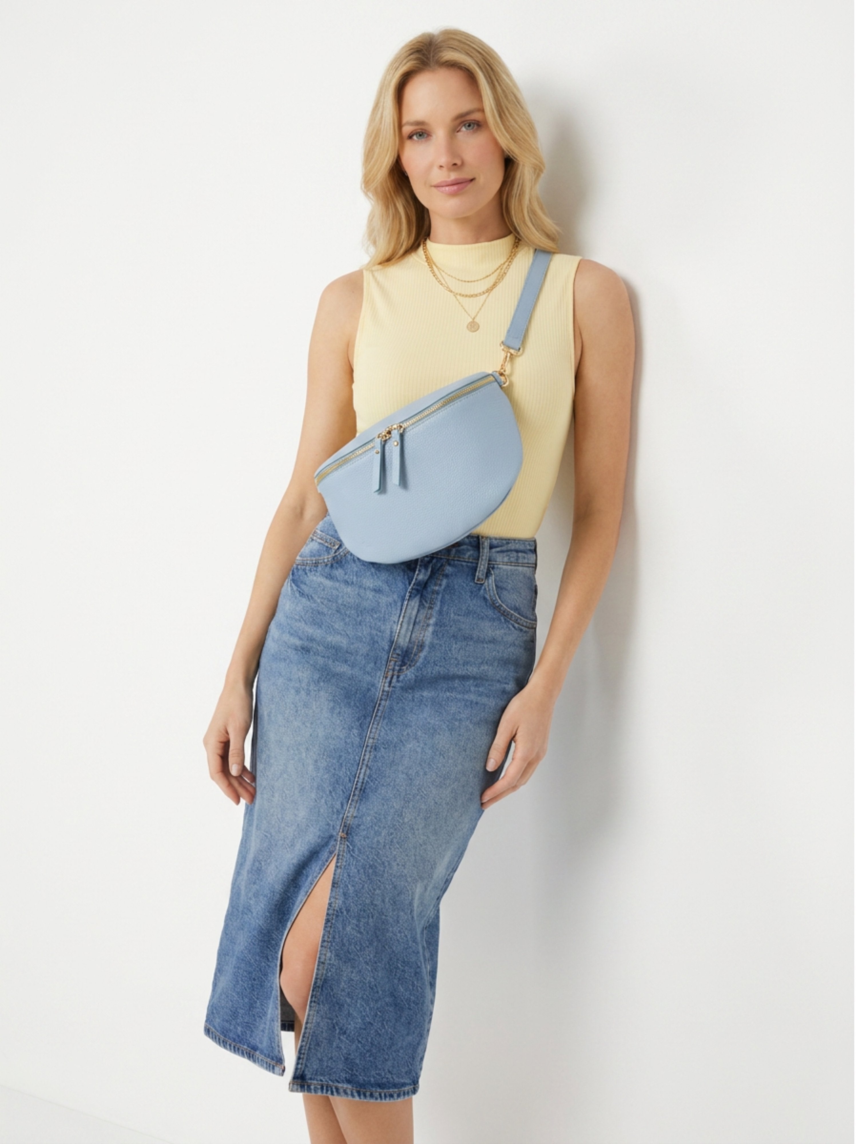 SLING TASCHE - HELLBRAUN 