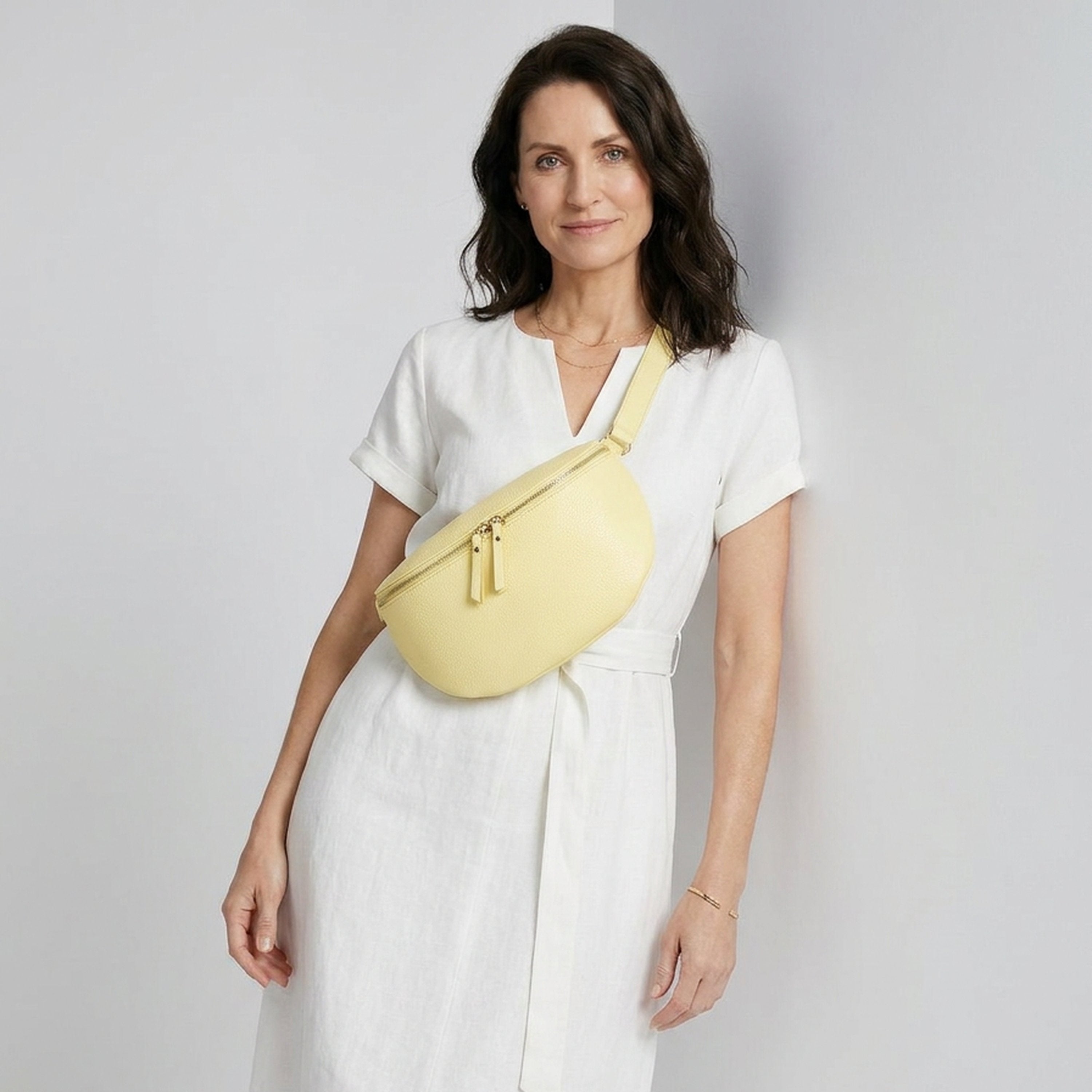 SLING TASCHE - HELLBRAUN 