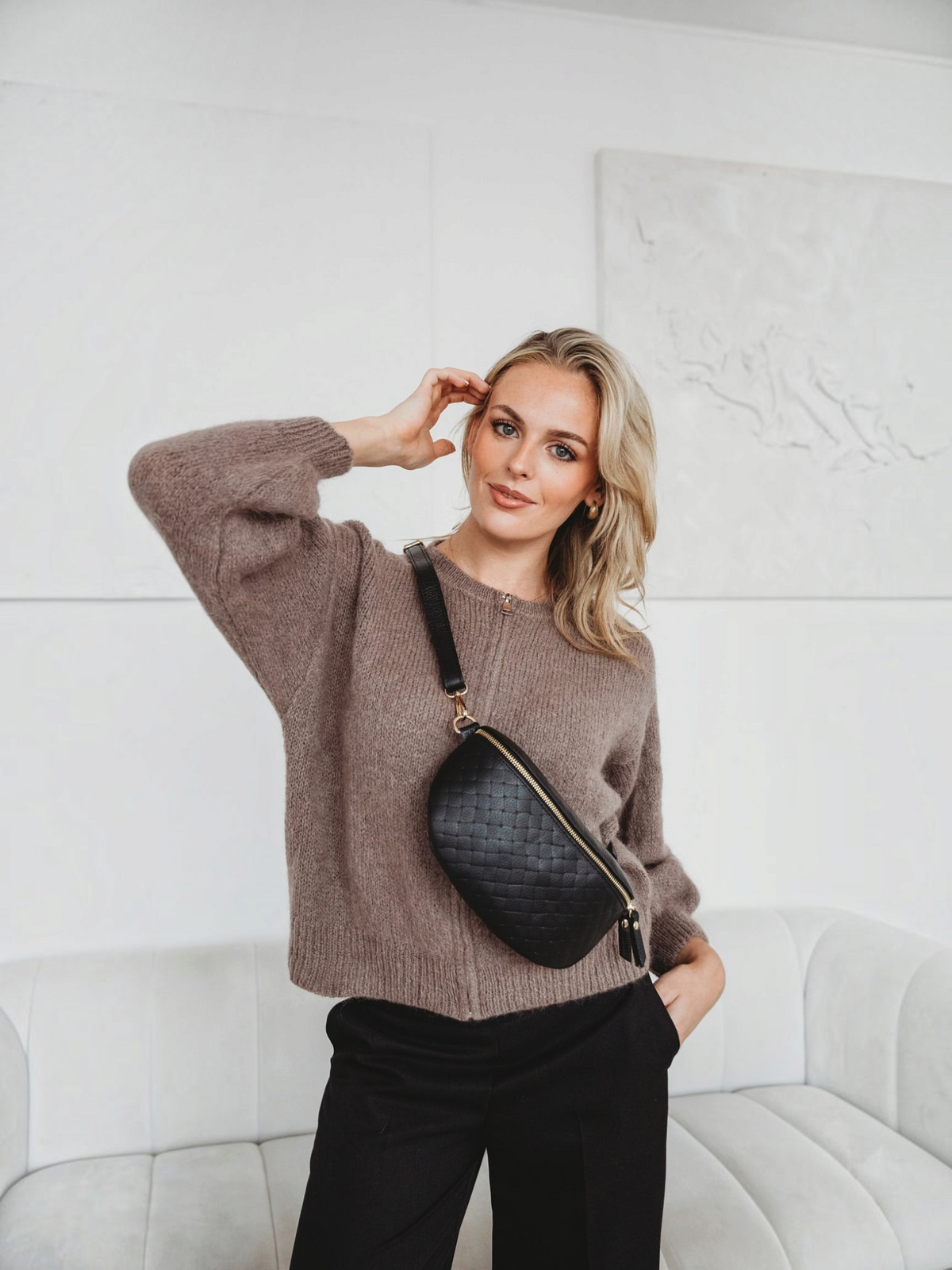 Woven Sling Bag Black - Midi size