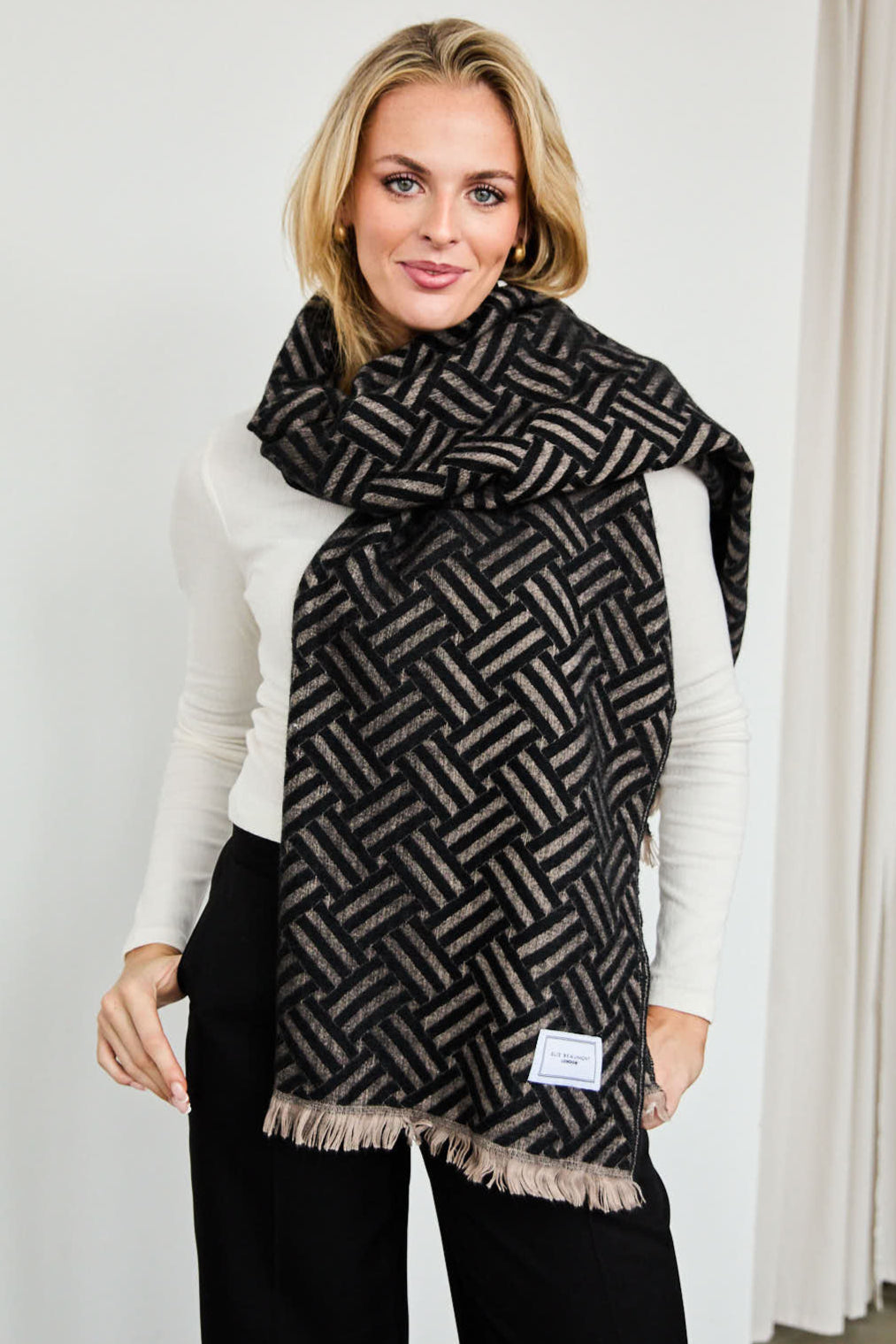 Winter Scarf Elite - Woven Black