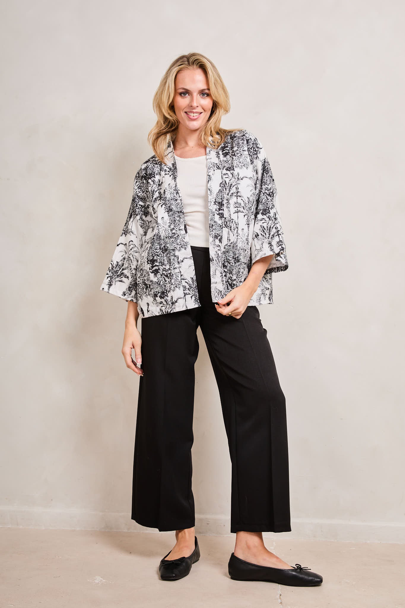 Serendipity Kimono Short - Black / White Crane