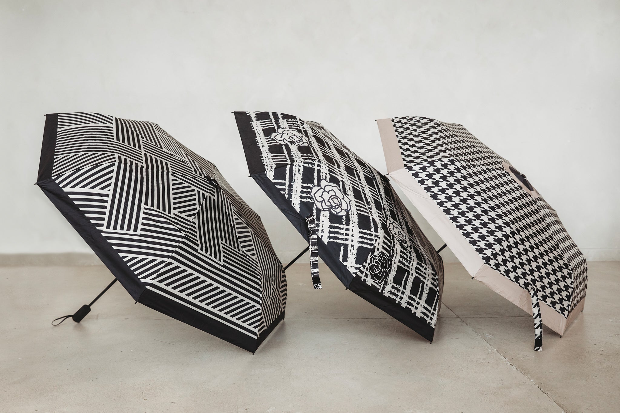 Umbrella - Black Dogtooth Check