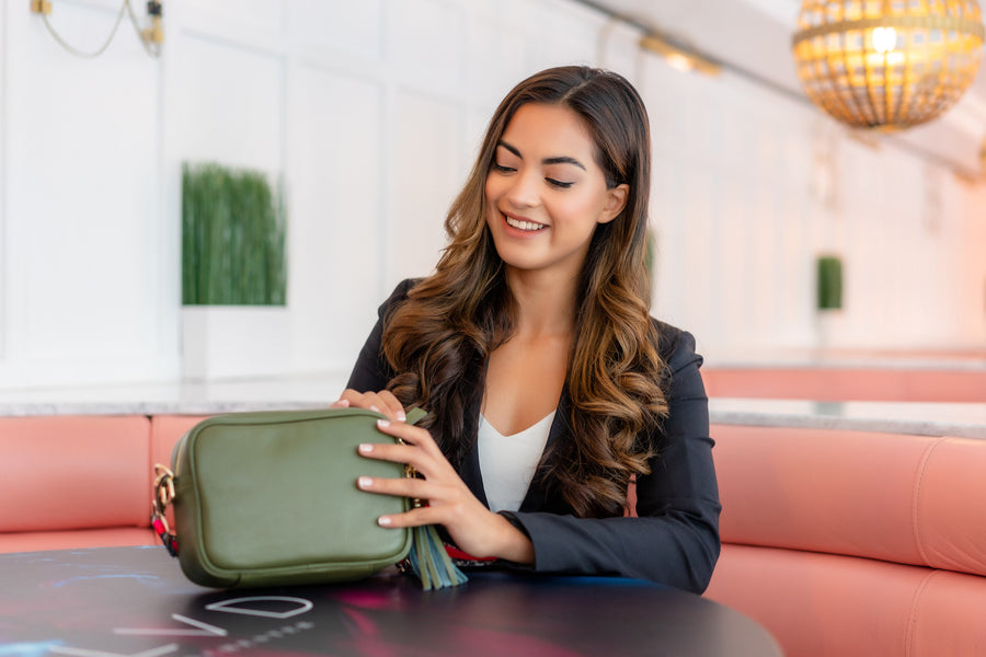 CROSSBODY OLIVENGRÜN (ARMY STRIPES-RIEMEN)